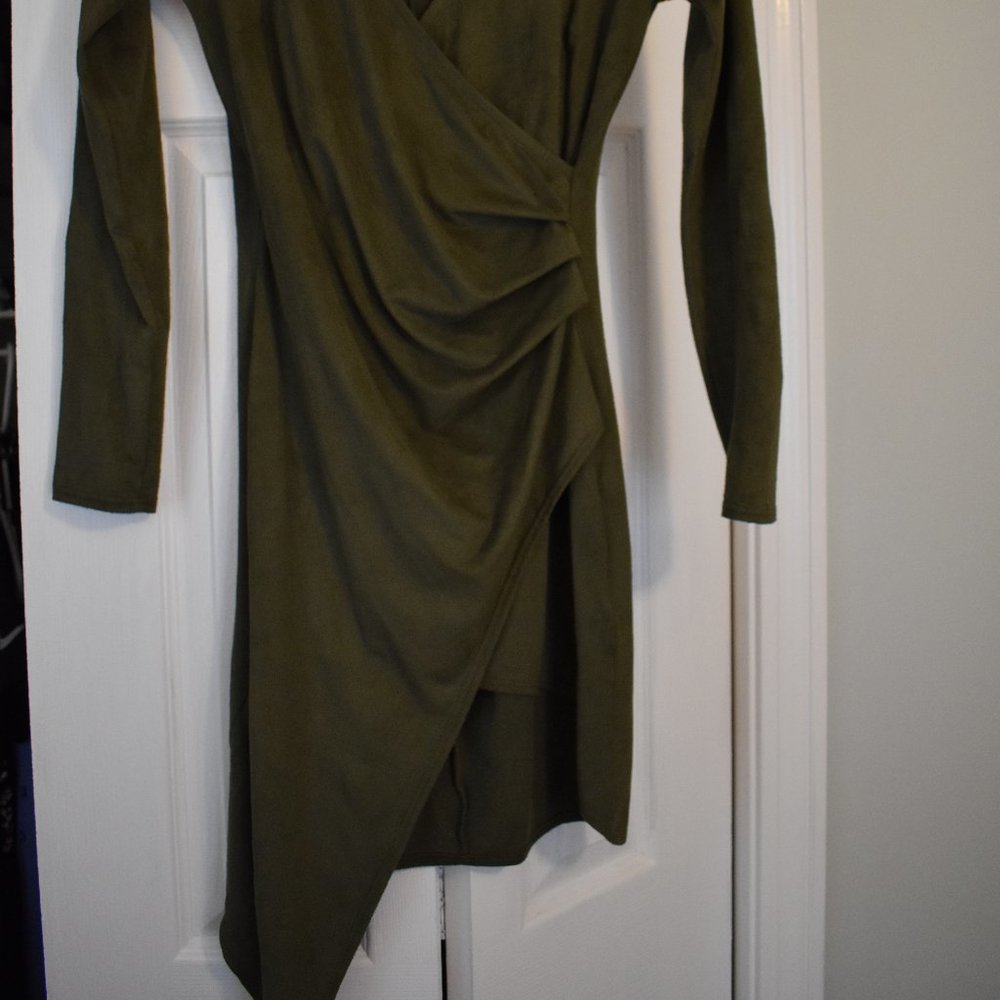 Dress - Picture 2 of 2